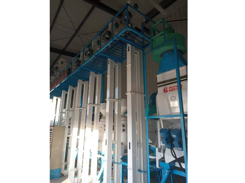 河北張家口市萬全縣20噸小米成套加工設備安裝調(diào)試完畢